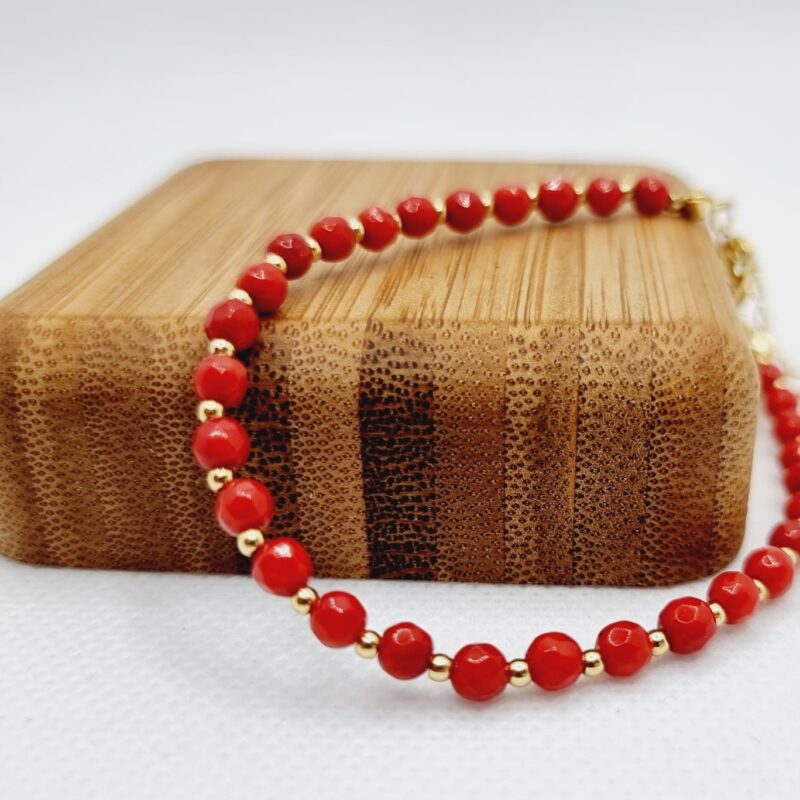 Bransoletka z koralu czerwonego