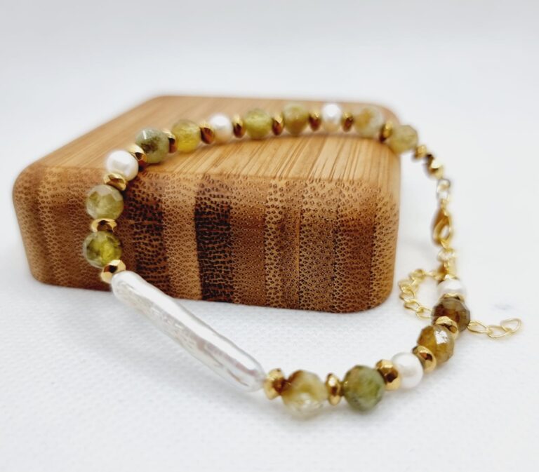 Bransoletka granat zielony z perłą