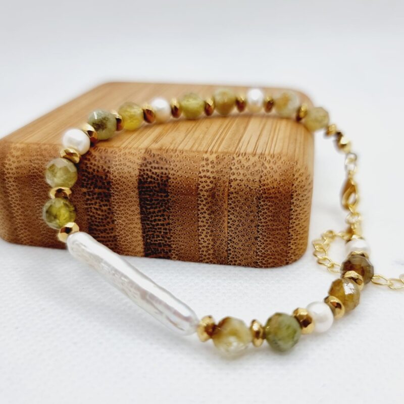 Bransoletka granat zielony z perłą